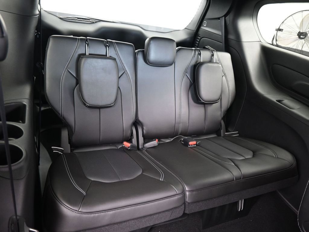 New 2026 Chrysler Pacifica Select image 34