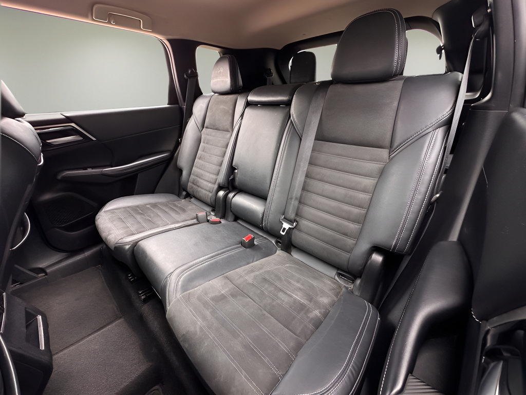 Used 2022 Mitsubishi Outlander SE AWD/4WD image 17