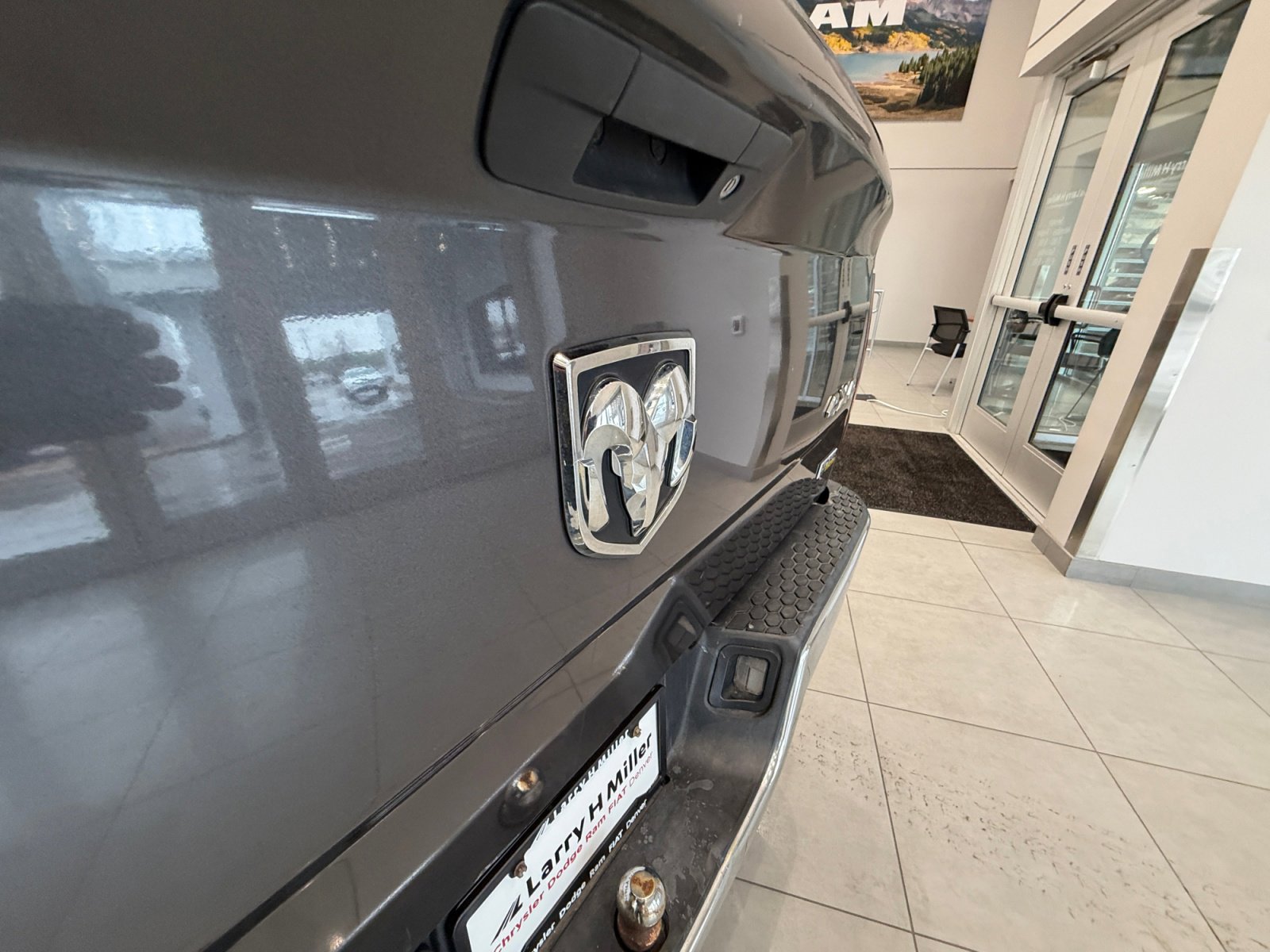 Used 2017 RAM 1500 Classic SLT AWD/4WD image 23