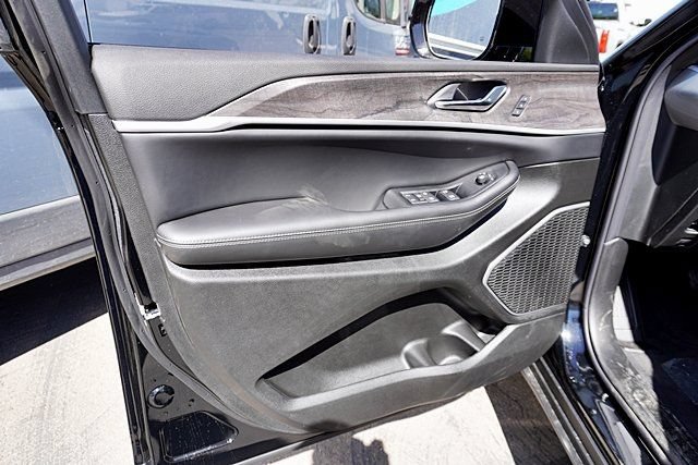 New 2026 Jeep Grand Cherokee Limited w/ Limited Altitude Package AWD/4WD image 27
