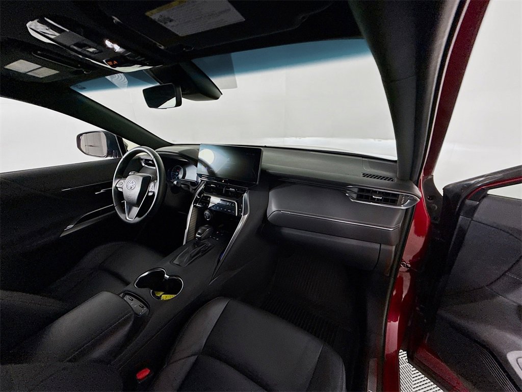 Used 2023 Toyota Venza Nightshade image 30