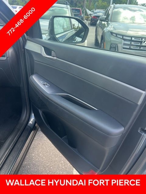 Used 2023 Hyundai Palisade SEL w/ Premium Package FWD image 6
