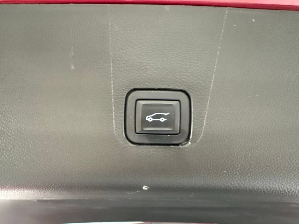Used 2020 Chevrolet Traverse LT w/ LPO, Floor Liner Package AWD/4WD image 49