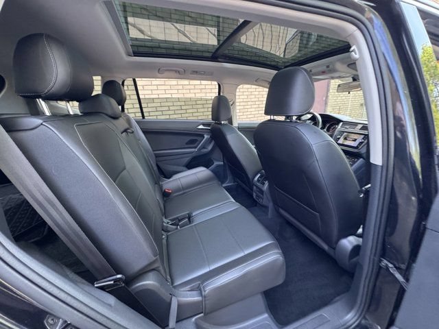 Used 2018 Volkswagen Tiguan SEL FWD image 21