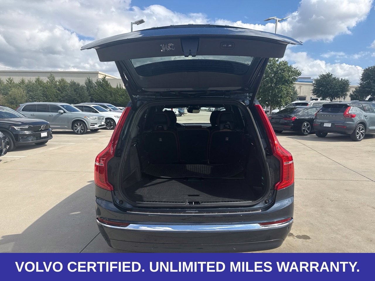 Certified 2023 Volvo XC90 B6 Plus w/ Protection Package Premier AWD/4WD image 17