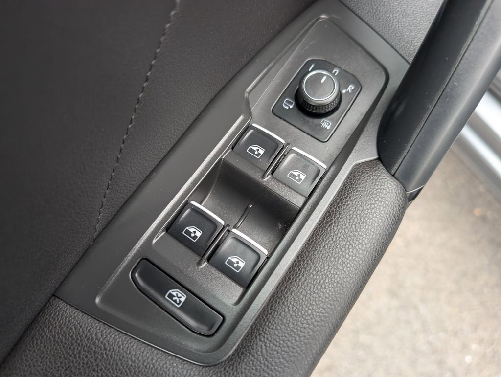 Used 2019 Volkswagen Tiguan SEL Premium AWD/4WD image 15