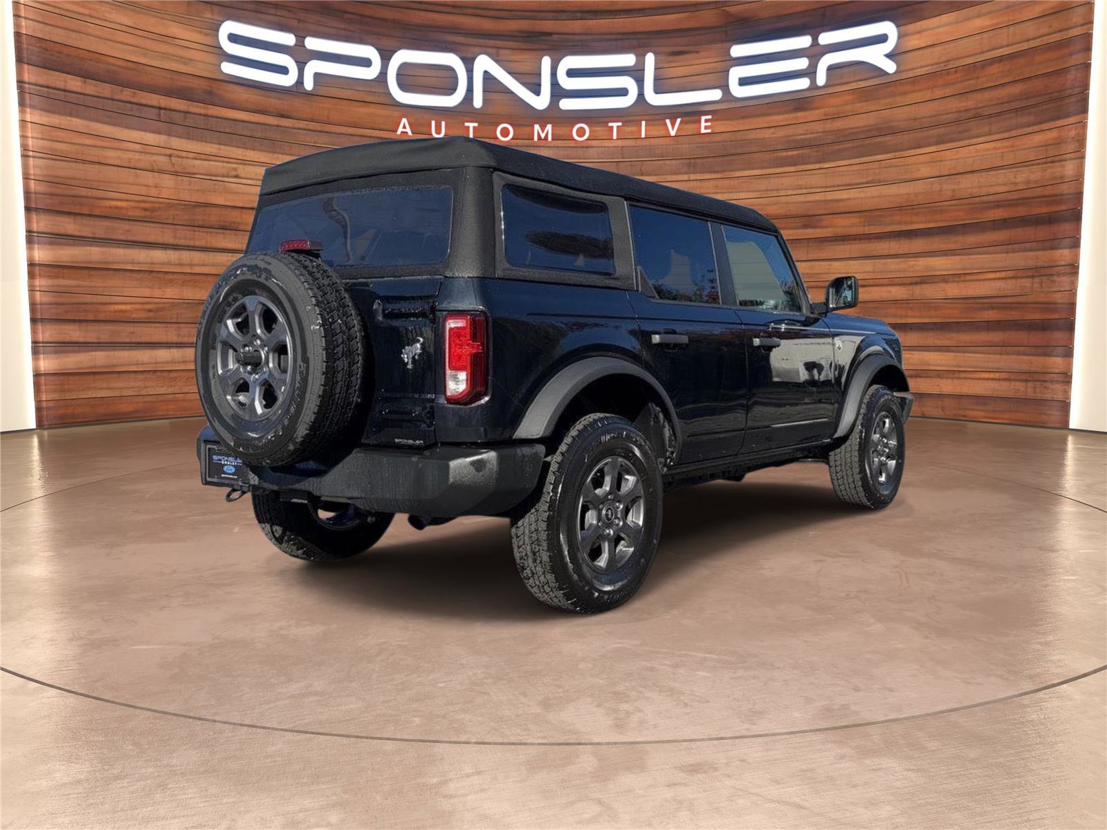 Used 2024 Ford Bronco Big Bend image 9