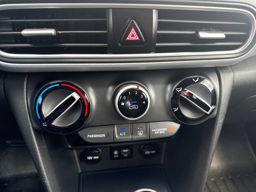 Used 2018 Hyundai Kona SE FWD image 28