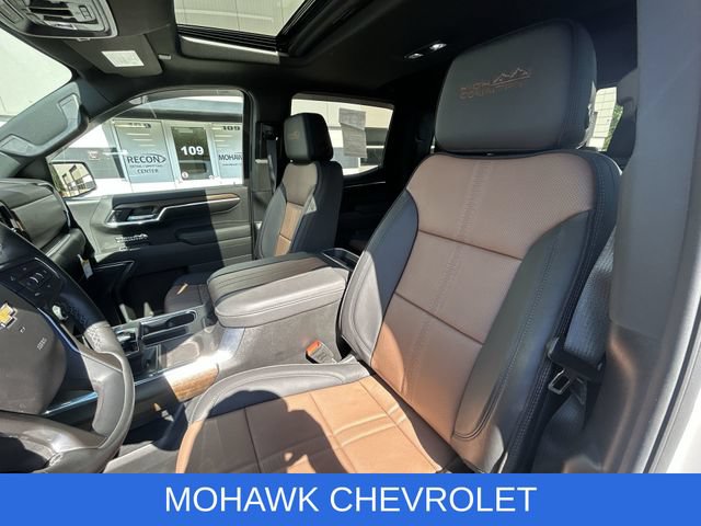 Used 2025 Chevrolet Silverado 1500 High Country w/ Technology Package AWD/4WD image 20