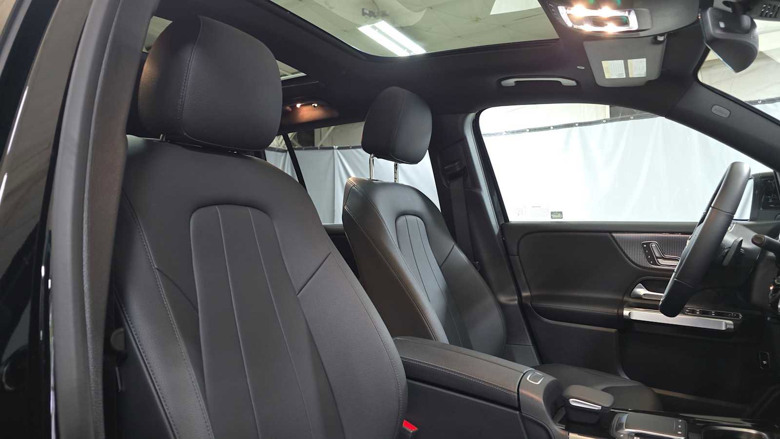 Certified 2023 Mercedes-Benz GLB 250 GLB 250 image 12