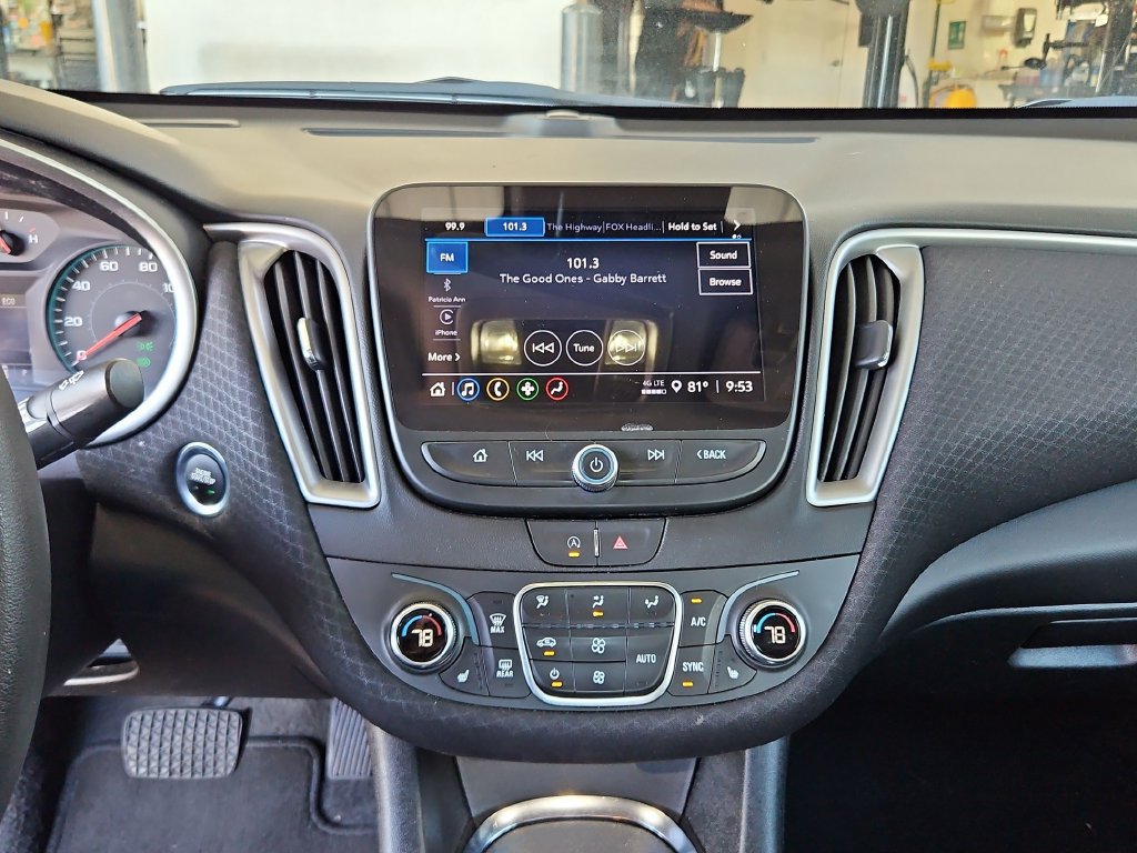 Used 2025 Chevrolet Malibu LT FWD image 15