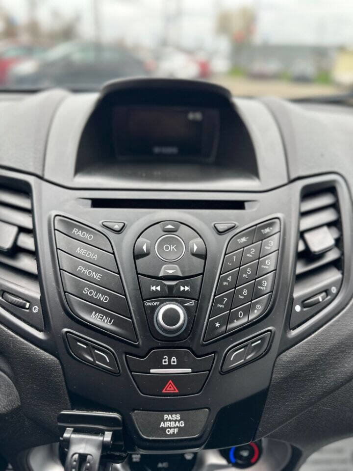 Used 2018 Ford Fiesta SE image 30