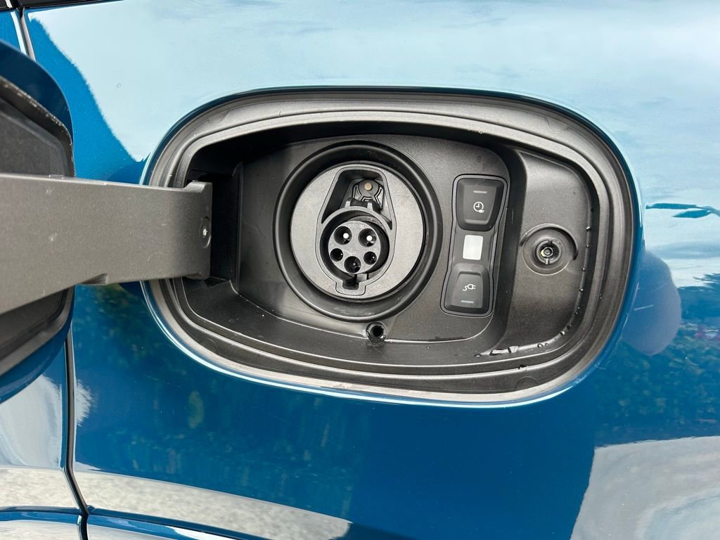 Certified 2025 Porsche Cayenne S image 43