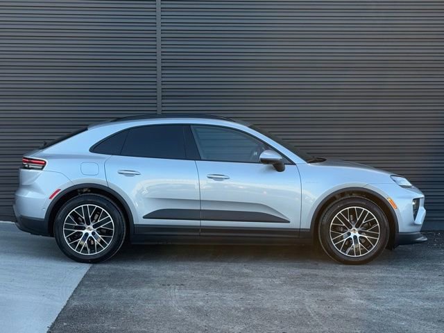 New 2025 Porsche Macan Electric RWD image 8