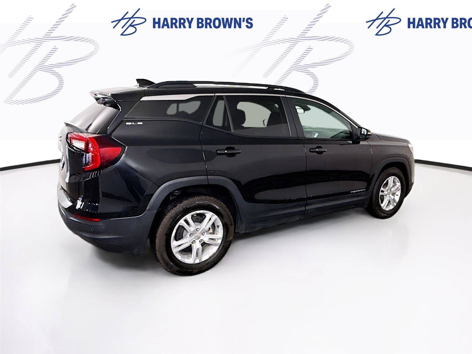 Used 2023 GMC Terrain SLE w/ Driver Convenience Package FWD image 30