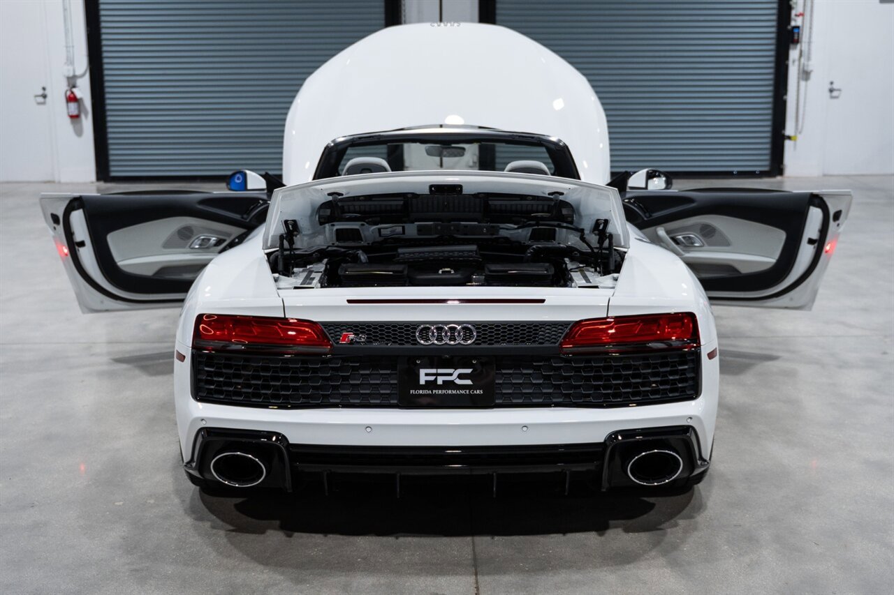 Used 2021 Audi R8 V10 RWD image 40