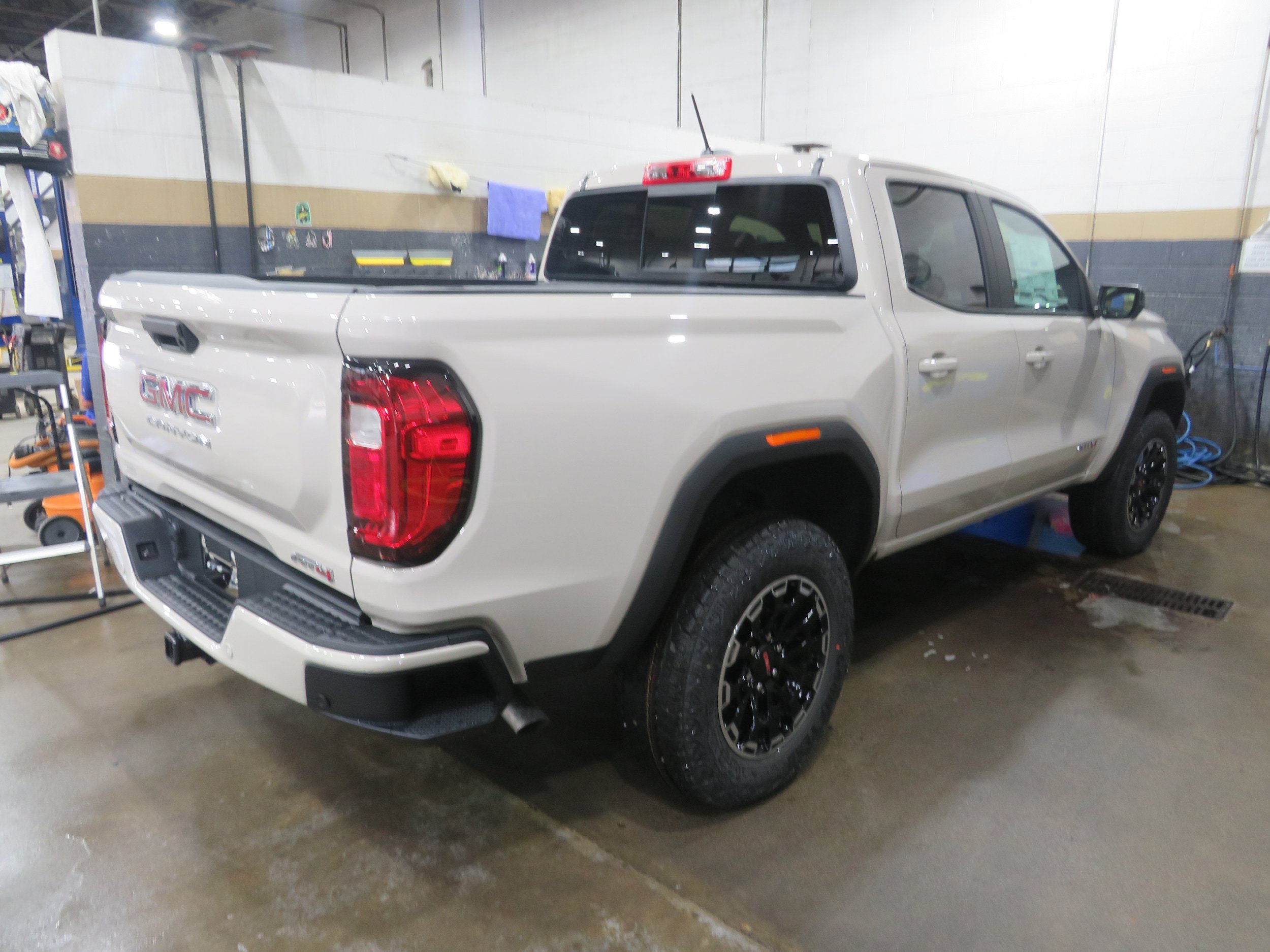 New 2026 GMC Canyon AT4 w/ Technology Plus Package AWD/4WD image 6