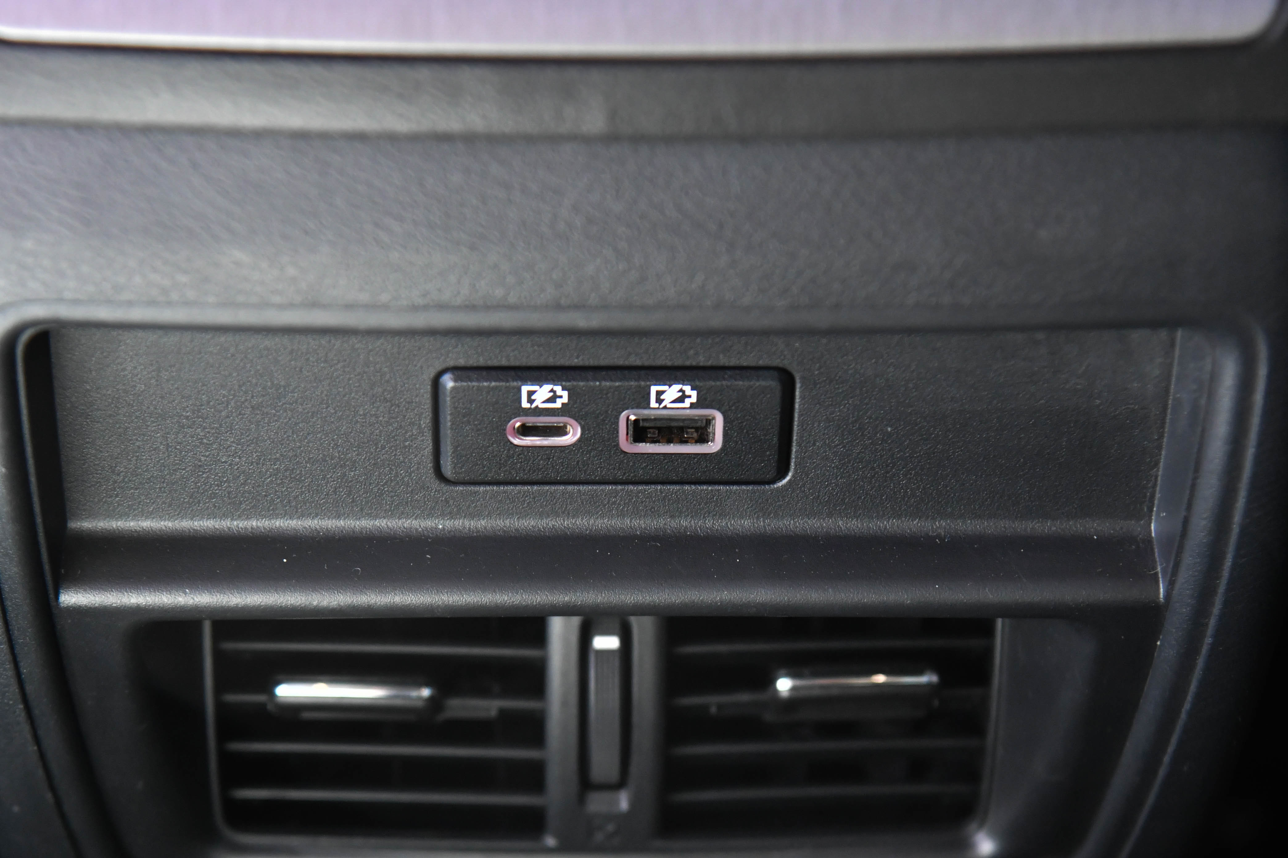 Used 2023 Nissan Murano SV image 36