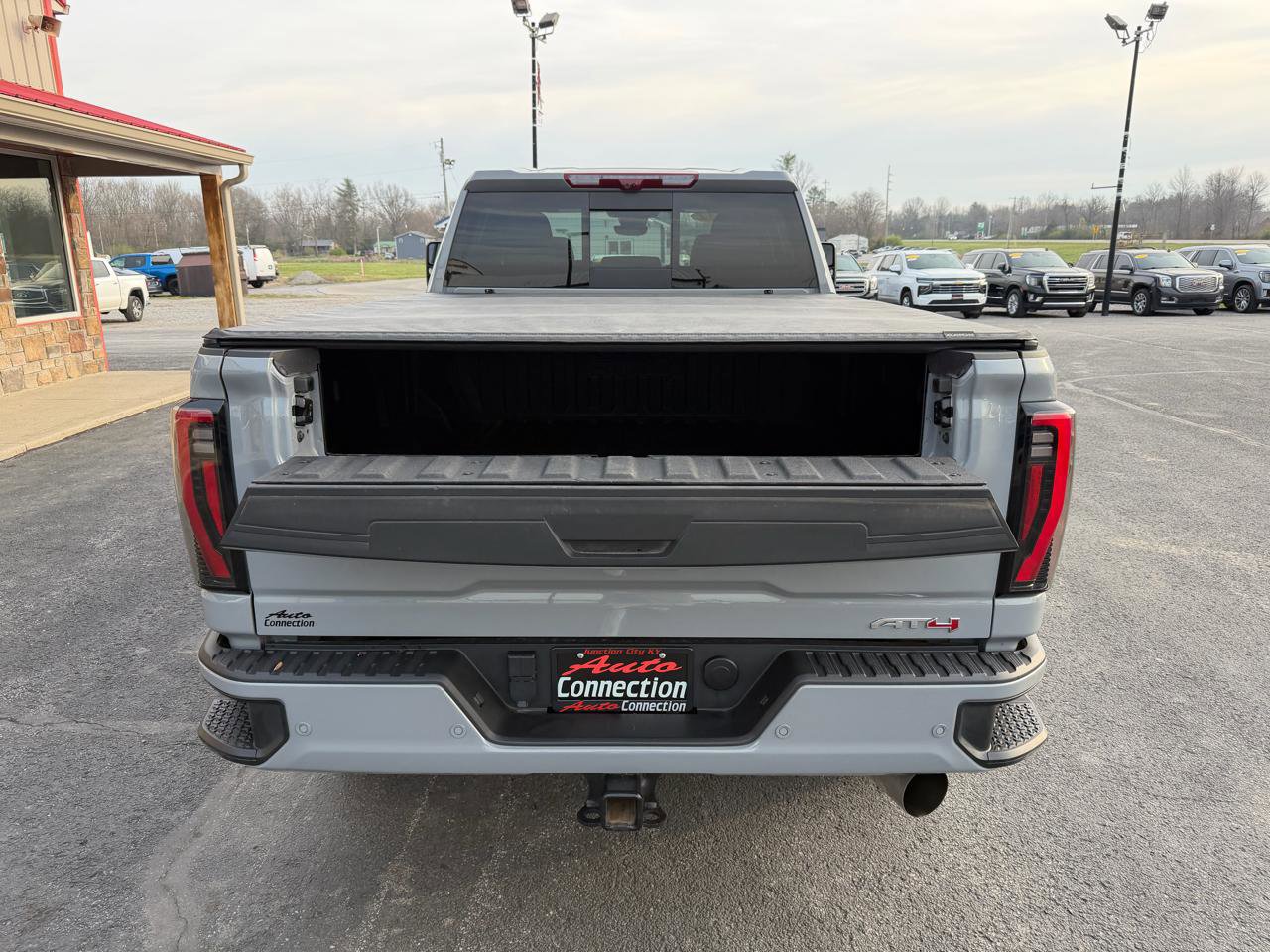Used 2024 GMC Sierra 2500 AT4 w/ AT4 Premium Plus Package image 6