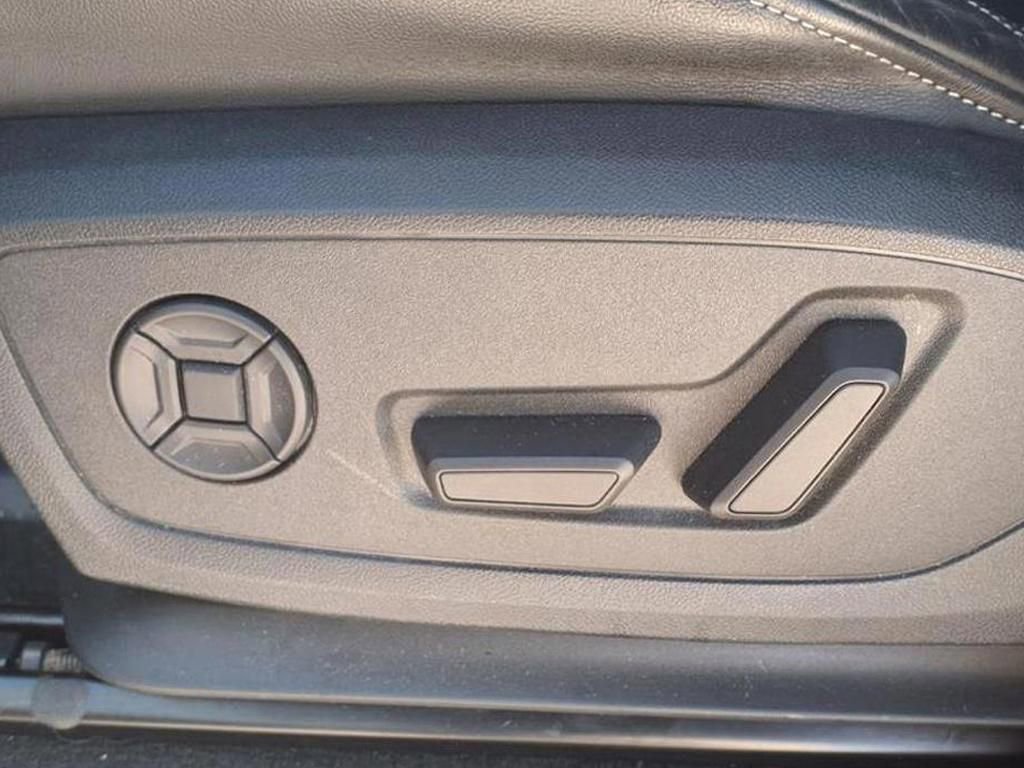 Used 2024 Audi Q3 2.0T Premium Plus w/ Premium Plus Package image 8