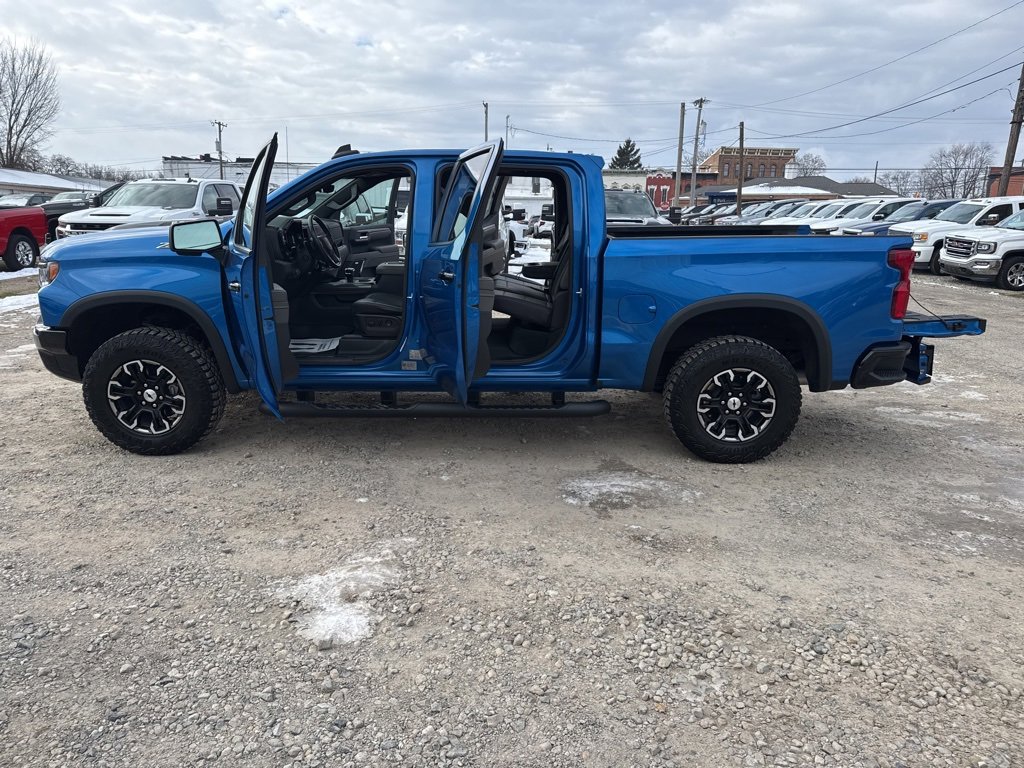 Used 2022 Chevrolet Silverado 1500 ZR2 w/ Technology Package image 29