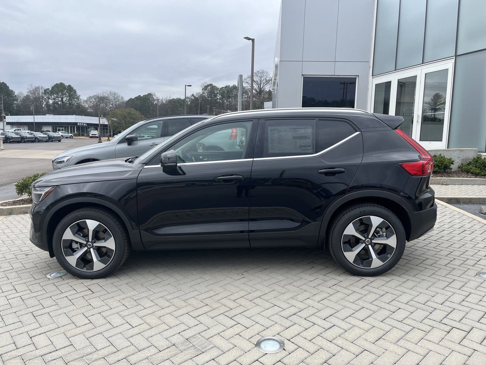 New 2025 Volvo XC40 B5 Core w/ Protection Package Premier image 2
