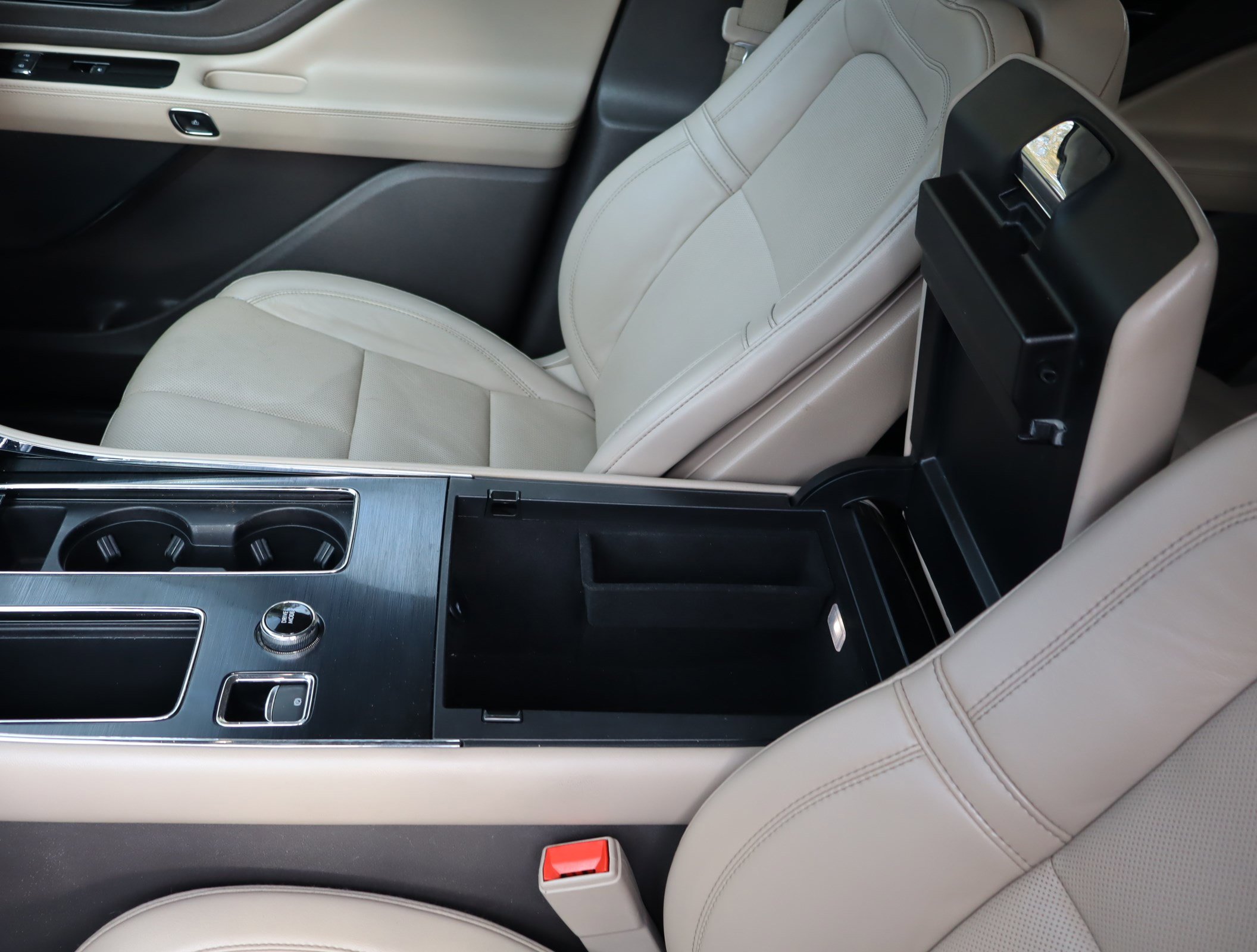 Used 2020 Lincoln Aviator Reserve image 33