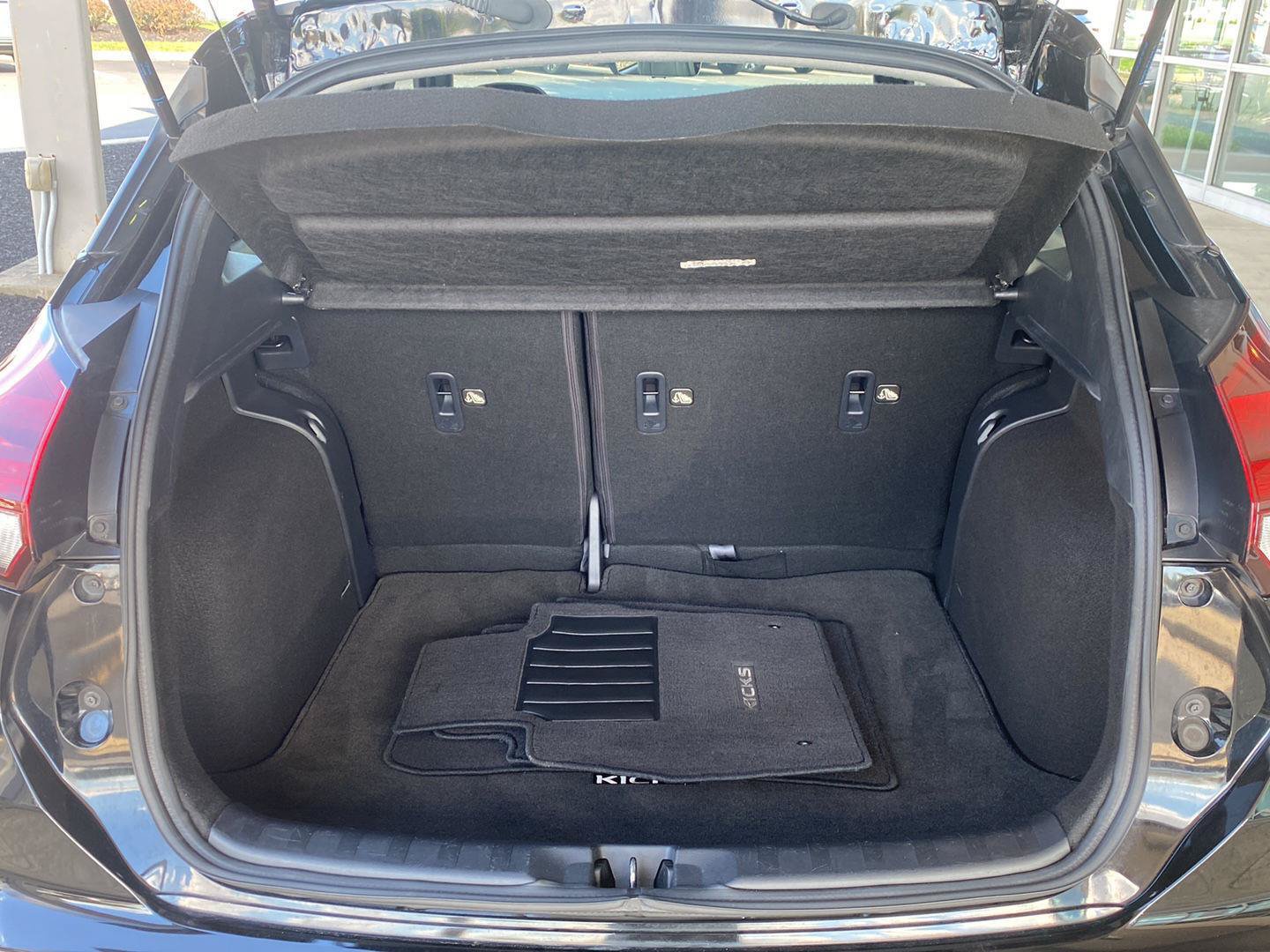 Certified 2023 Nissan Kicks SR w/ SR Premium Package FWD image 10