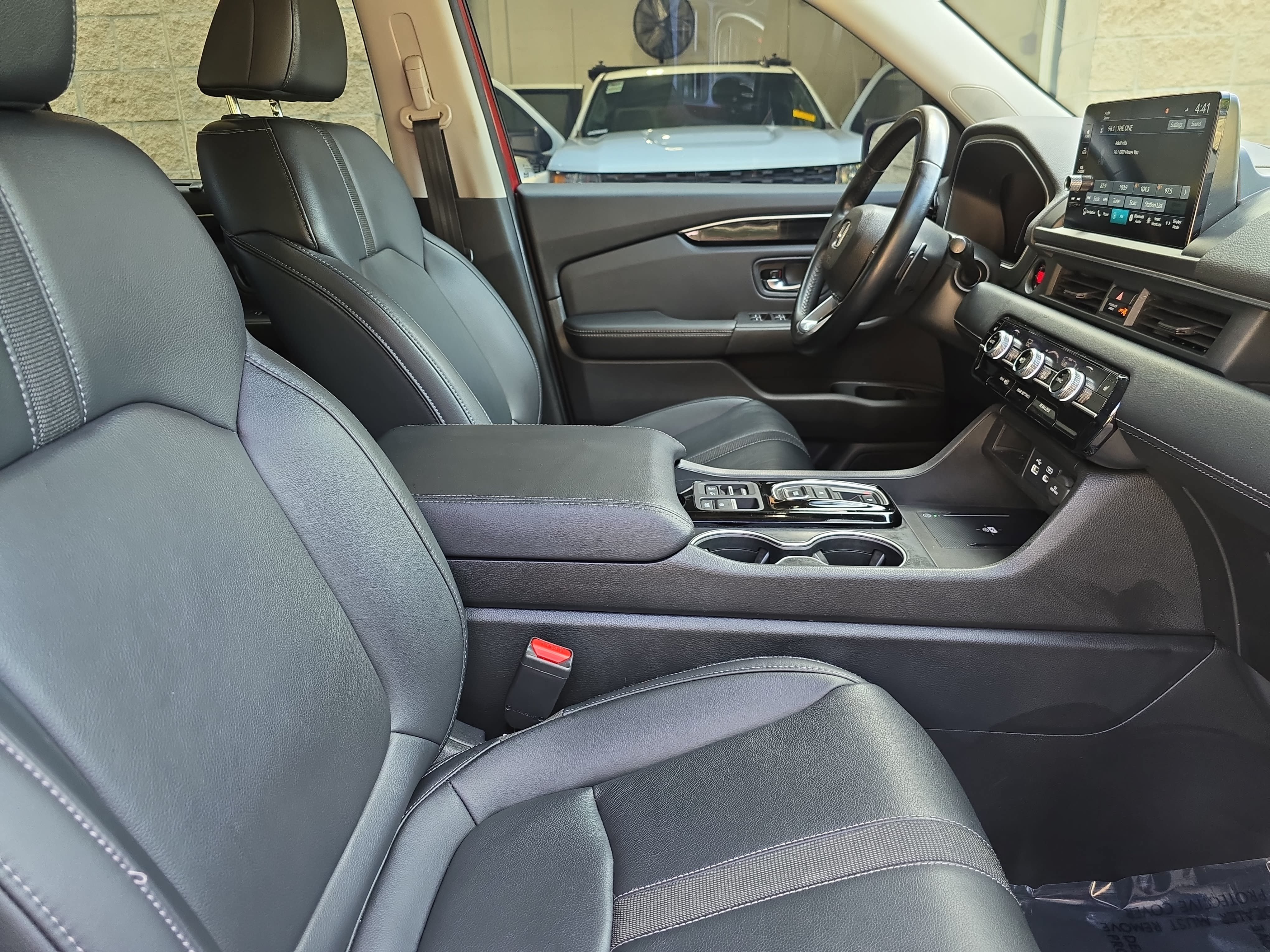 Used 2023 Honda Pilot Touring image 10