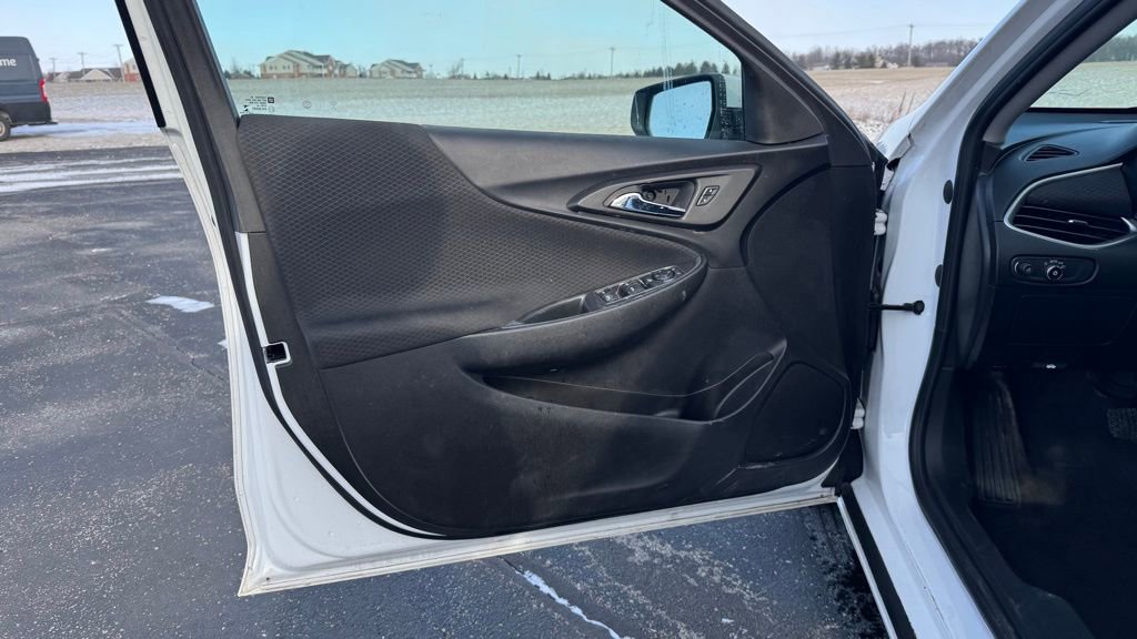 Used 2023 Chevrolet Malibu LT image 9