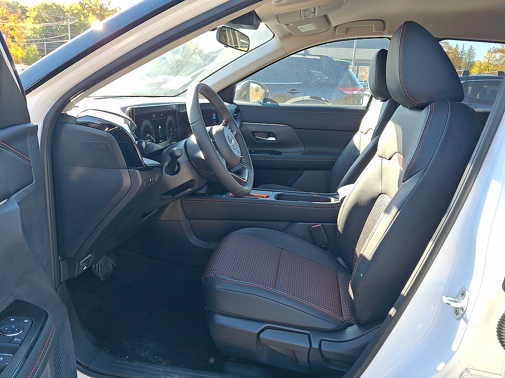 New 2026 Nissan Kicks SR w/ Cold Weather Package AWD/4WD image 6