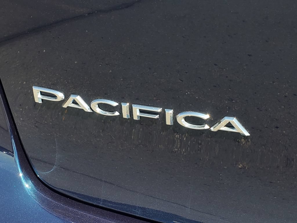 Used 2024 Chrysler Pacifica Limited w/ Uconnect Theater Family Group AWD/4WD image 34