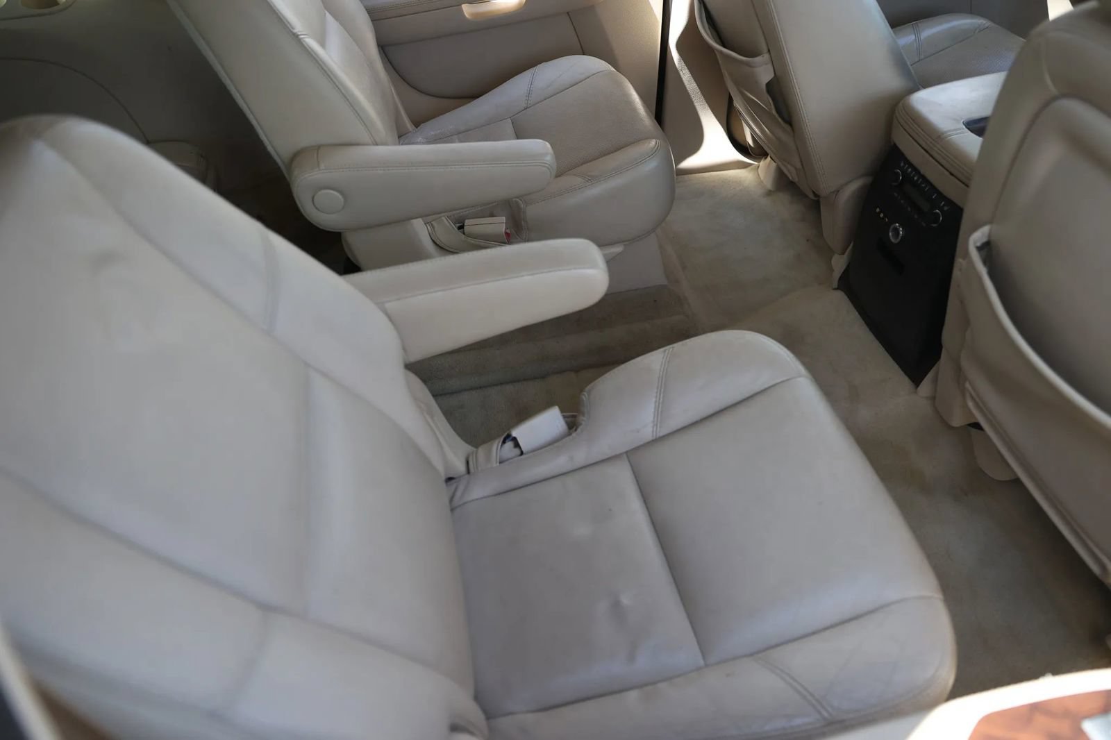 Used 2007 Cadillac Escalade ESV AWD w/ Information Package image 24