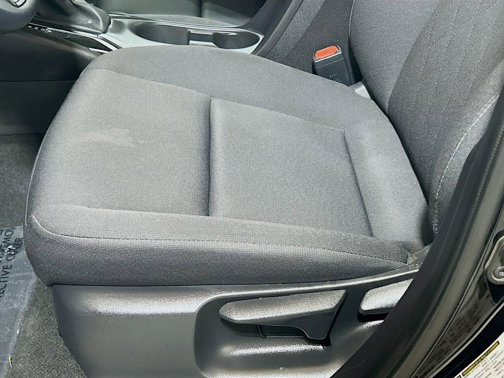 Used 2025 Toyota Corolla LE FWD image 16