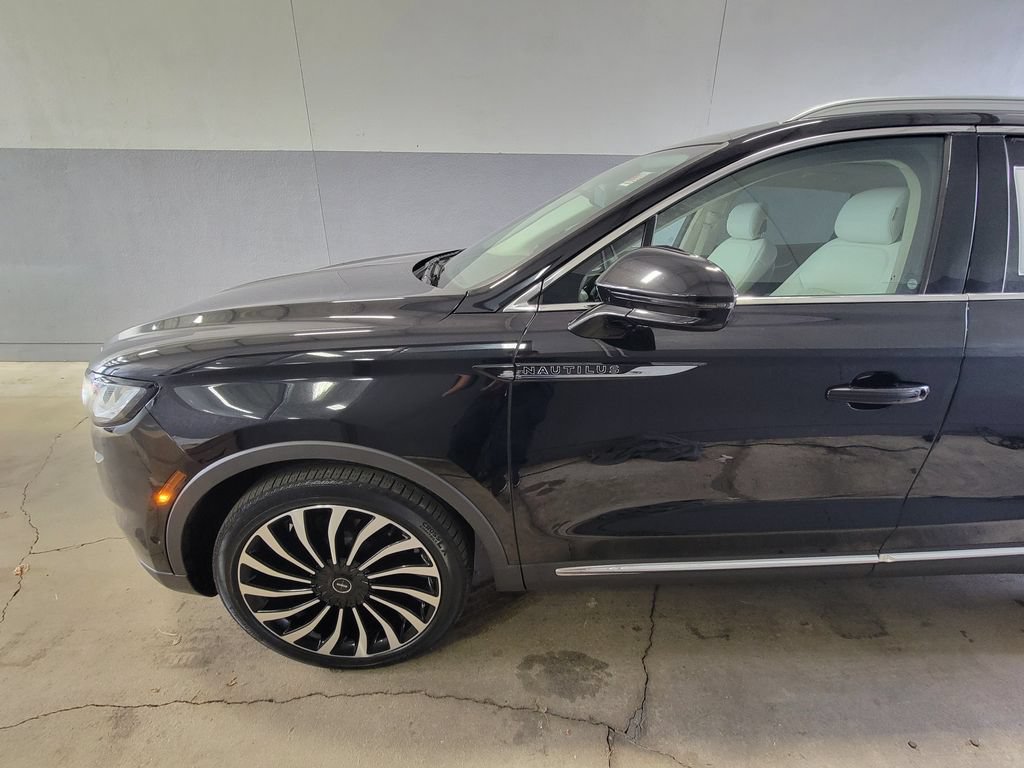 Used 2022 Lincoln Nautilus Black Label w/ Class II Trailer Tow Package AWD/4WD image 2