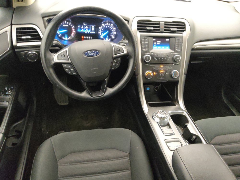 Used 2018 Ford Fusion SE FWD image 22