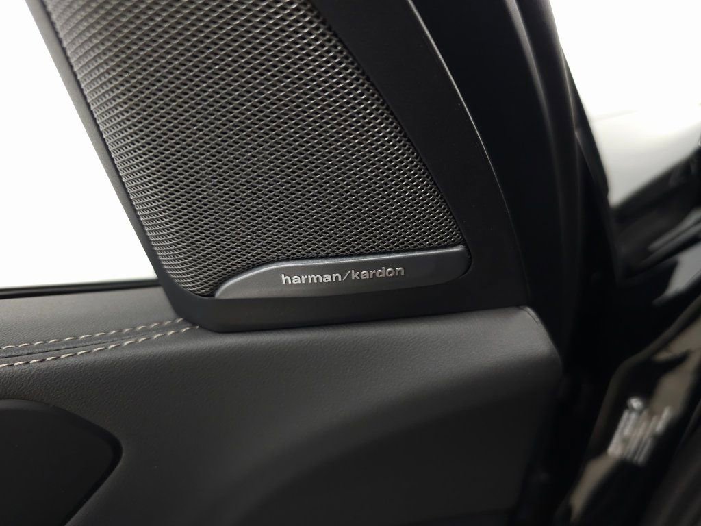 Used 2026 BMW X5 xDrive40i w/ Premium Package AWD/4WD image 11