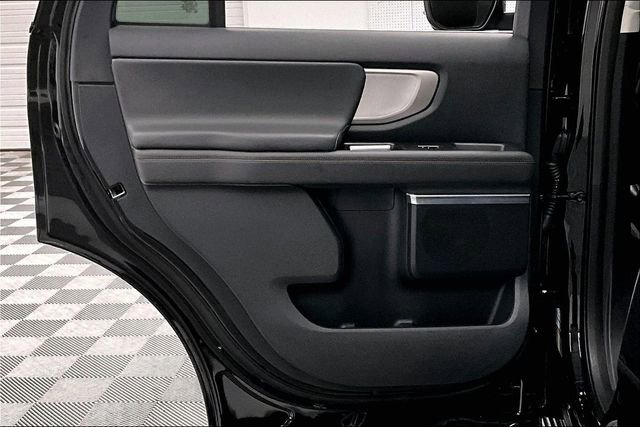 Used 2025 Ford Expedition Active image 22