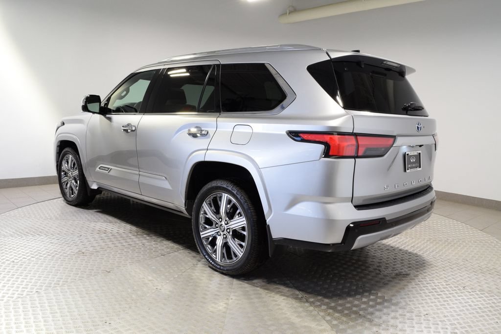 Used 2023 Toyota Sequoia Capstone AWD/4WD image 12