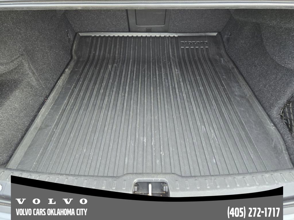 Used 2017 Volvo S90 T6 Inscription w/ Vision Package image 31