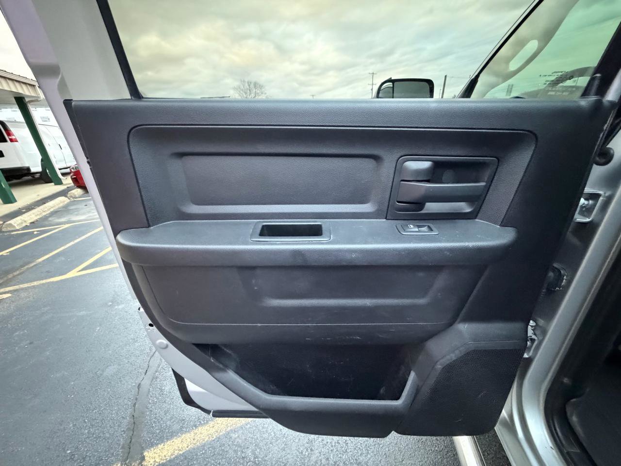 Used 2016 RAM 2500 Tradesman w/ Chrome Appearance Group image 13