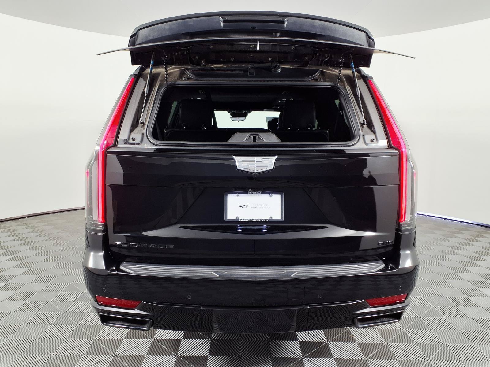 Certified 2023 Cadillac Escalade ESV Sport Platinum w/ LPO, ONYX Package AWD/4WD image 9