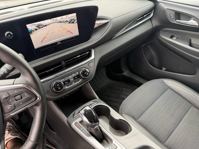 Used 2025 Buick Envista Preferred w/ Convenience I Package FWD image 14