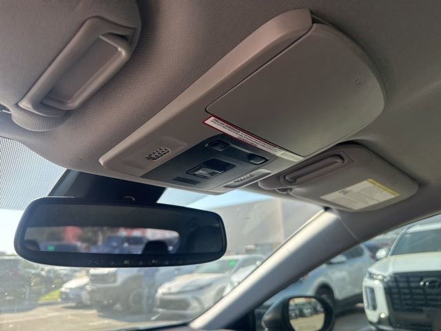 Used 2020 Toyota Camry SE w/ Convenience Package image 14