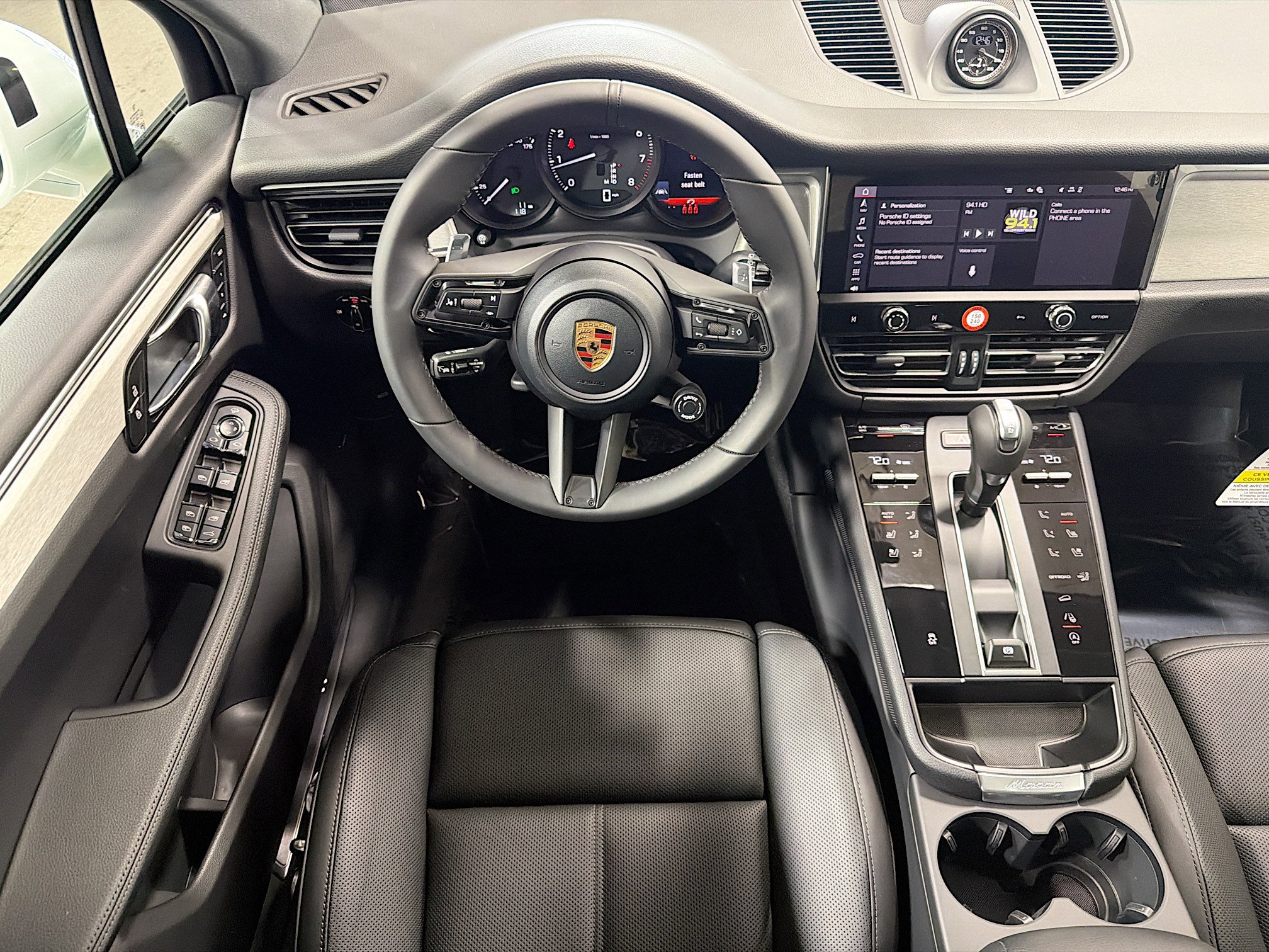 Certified 2026 Porsche Macan AWD/4WD image 17