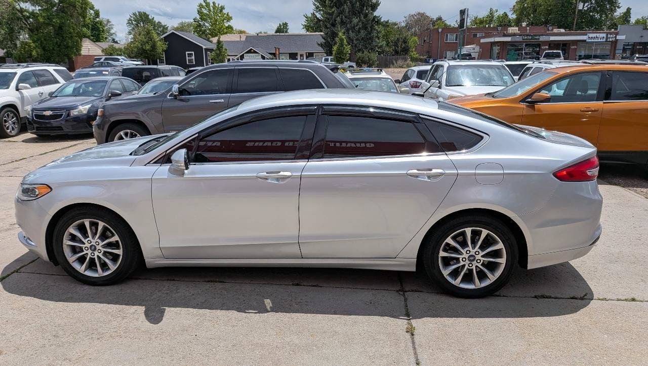 Used 2017 Ford Fusion SE FWD image 8