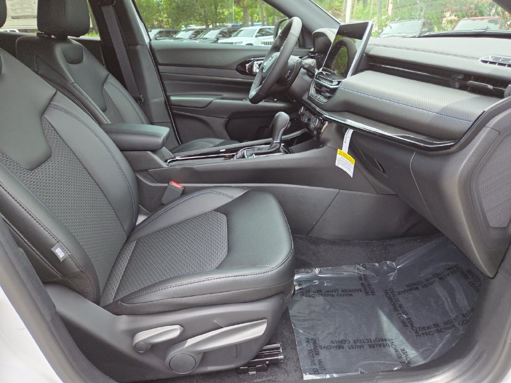 New 2026 Jeep Compass Latitude AWD/4WD image 15