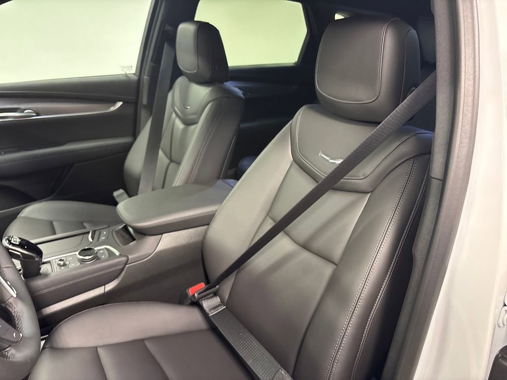 New 2026 Cadillac XT5 Luxury w/ LPO, Floor Liner Package image 23