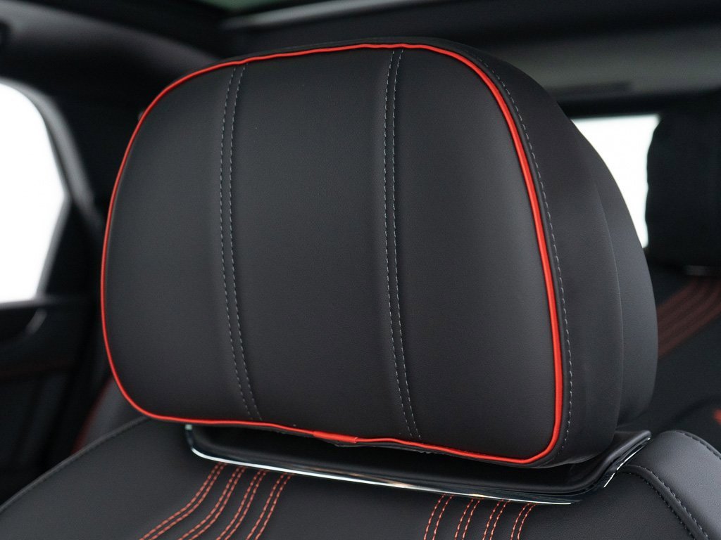 Certified 2025 Bentley Bentayga image 17