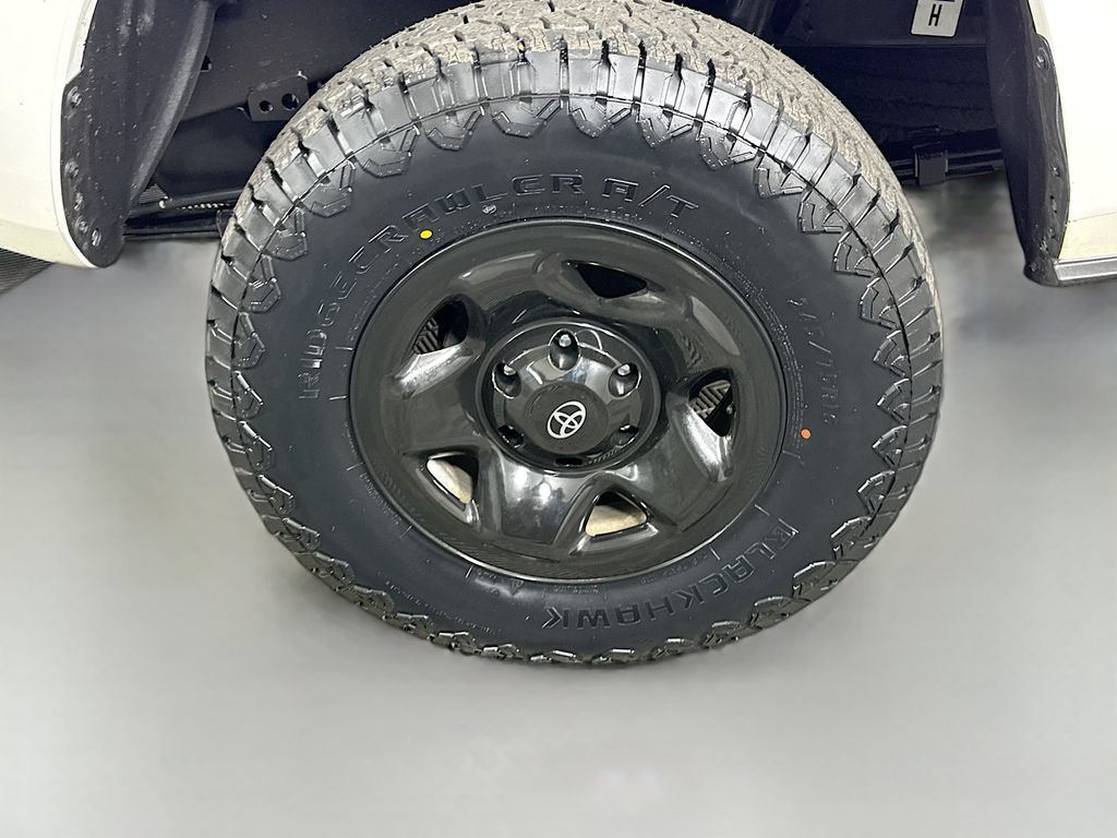 Used 2022 Toyota Tacoma SR AWD/4WD image 33